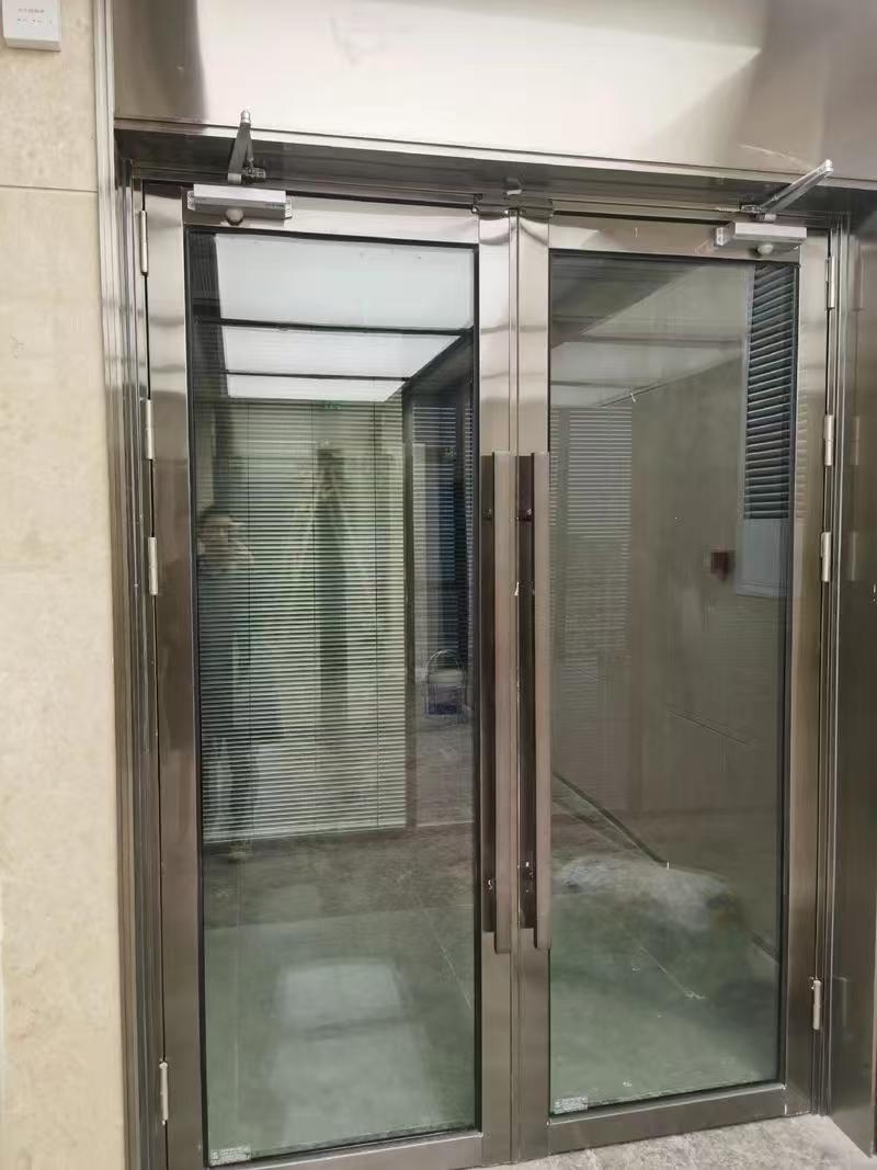 不锈钢玻璃防火门